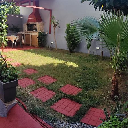 Vasilikis Apartment Каламата Екстериор снимка
