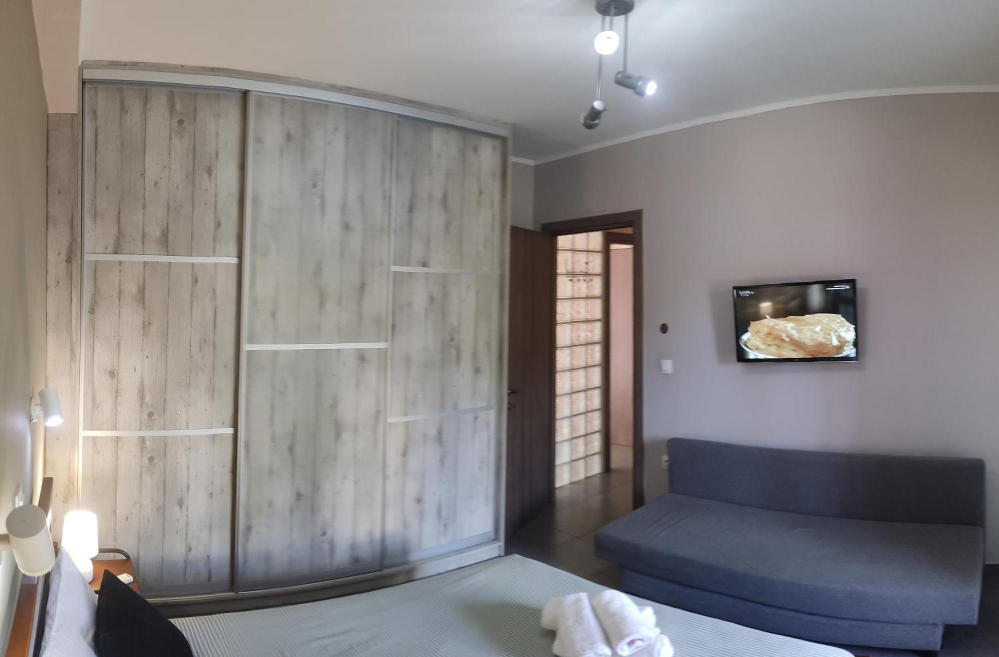 Vasilikis Apartment Каламата Екстериор снимка