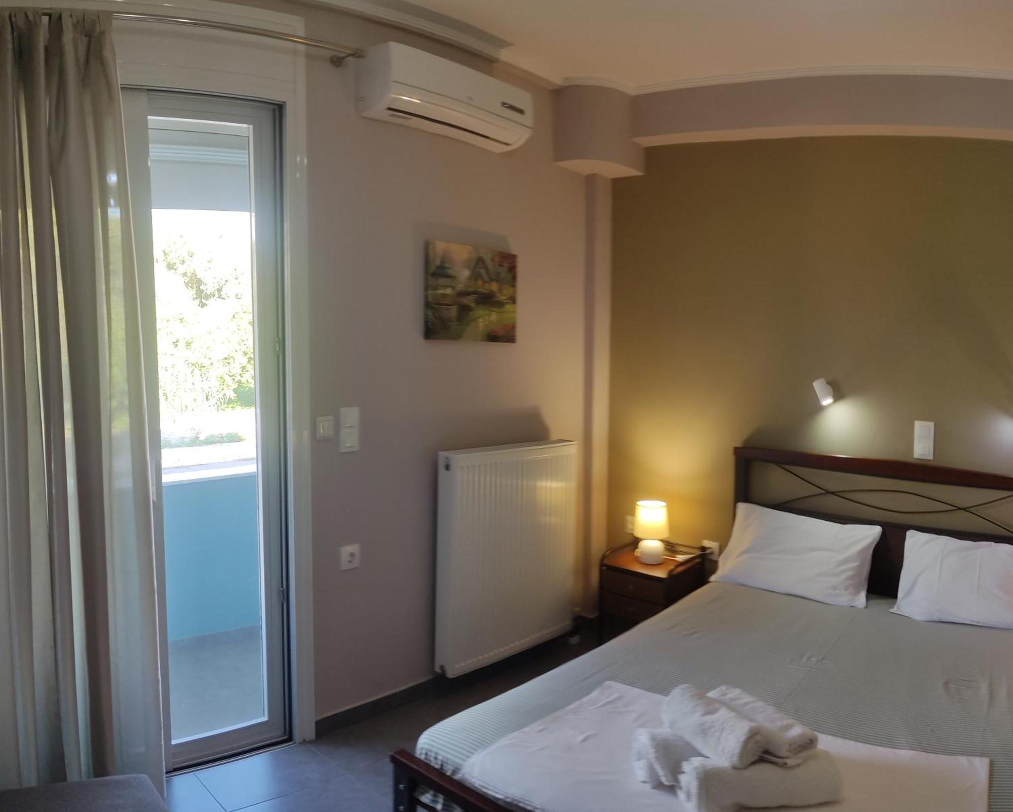 Vasilikis Apartment Каламата Екстериор снимка