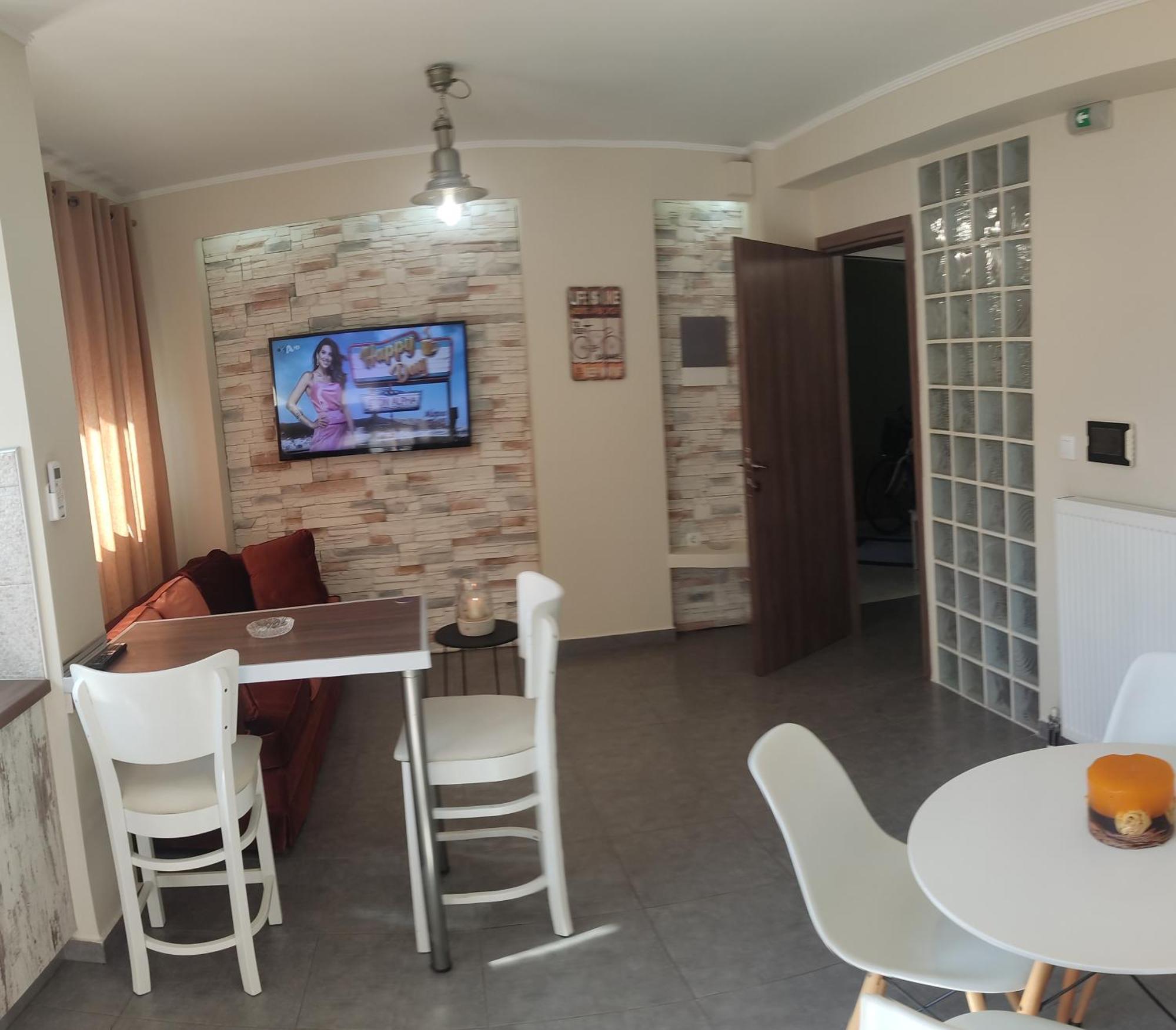 Vasilikis Apartment Каламата Екстериор снимка